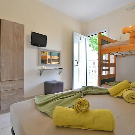 λύδια Apartman Paralía Skotínis